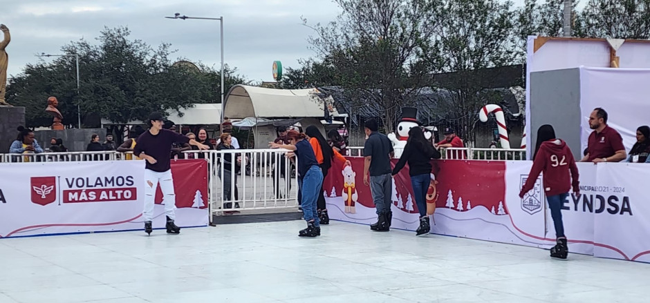 Invita Alcalde Carlos Peña Ortiz a familias a disfrutar pistas de patinaje en Reynosa