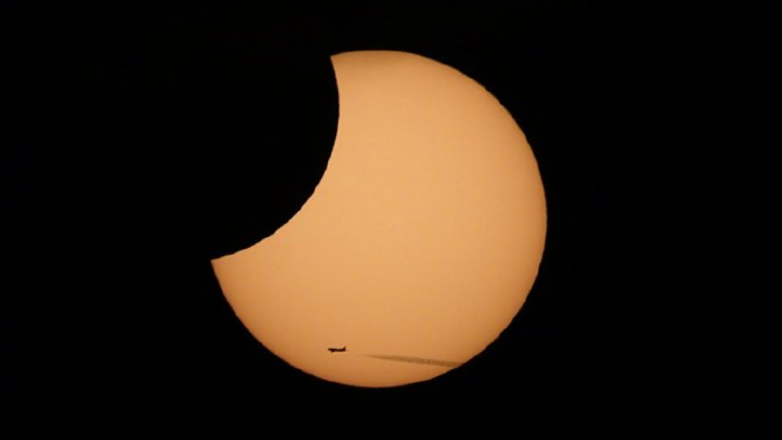 Así fue el primer eclipse solar de 2019