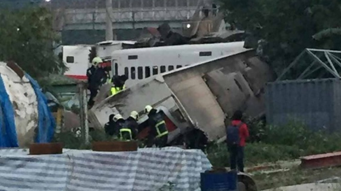 22 muertos por accidente de tren en Taiwán