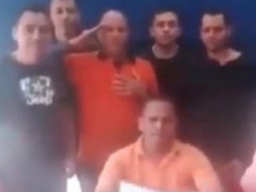 Venezolanos ofrecen a Trump construir el muro si quita a Maduro del poder