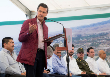 EPN inaugura el nuevo puerto en Veracruz 