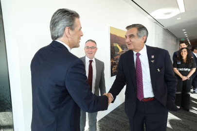 Fortalecen el gobernador Américo Villarreal y Woodside Energy acuerdos para el bienestar social