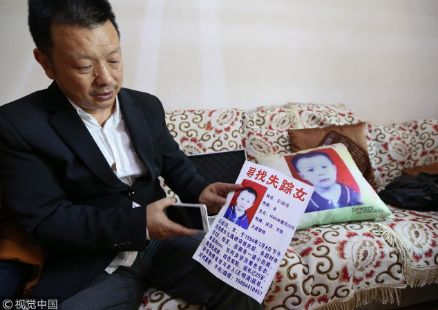 Se hizo Taxista para encontrar a su hija desaparecida y lo logró