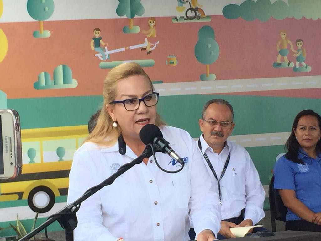 Se lleva acabo primera feria de regreso a clases