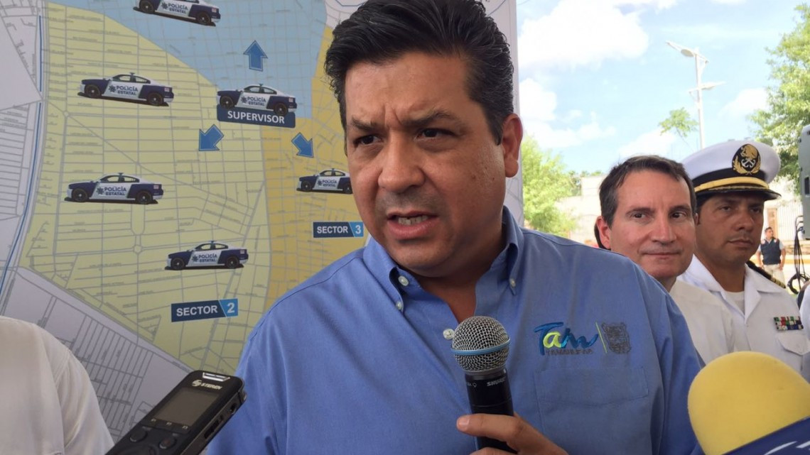 Entrega gobernador 10 patrullas de la Policía de proximidad