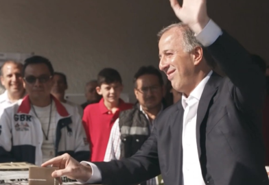 Estamos celebrando una gran fiesta democrática; Meade emite su voto