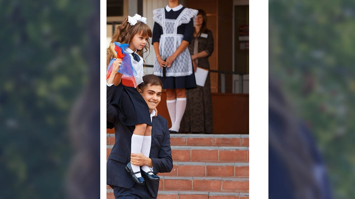 La niña "más guapa del mundo", va a la escuela