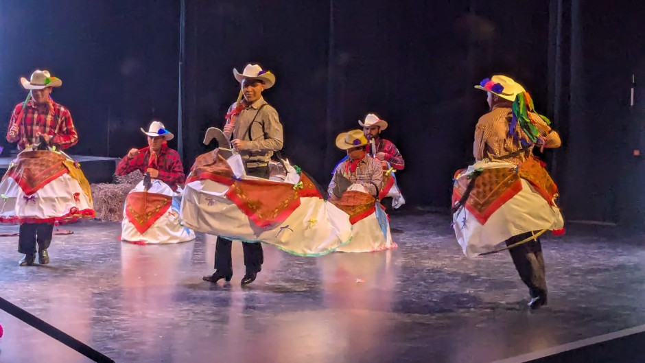Se presenta con éxito el espectáculo "Las Novias de Tamaulipas" y sus danzas regionales
