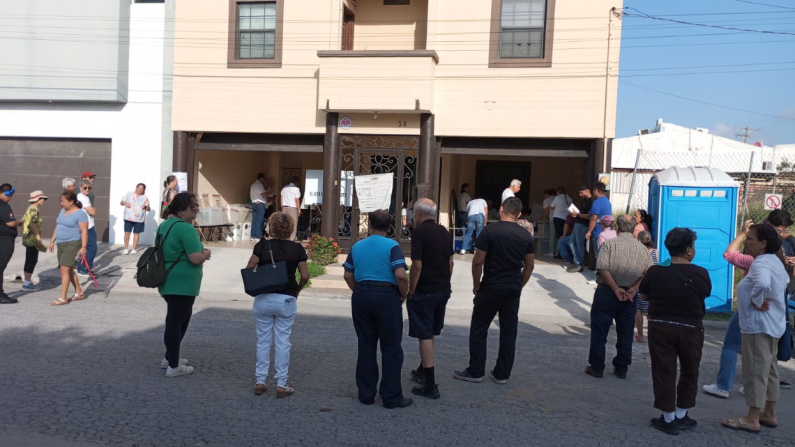 Molestia entre votantes de Matamoros por abrir tarde casillas electorales