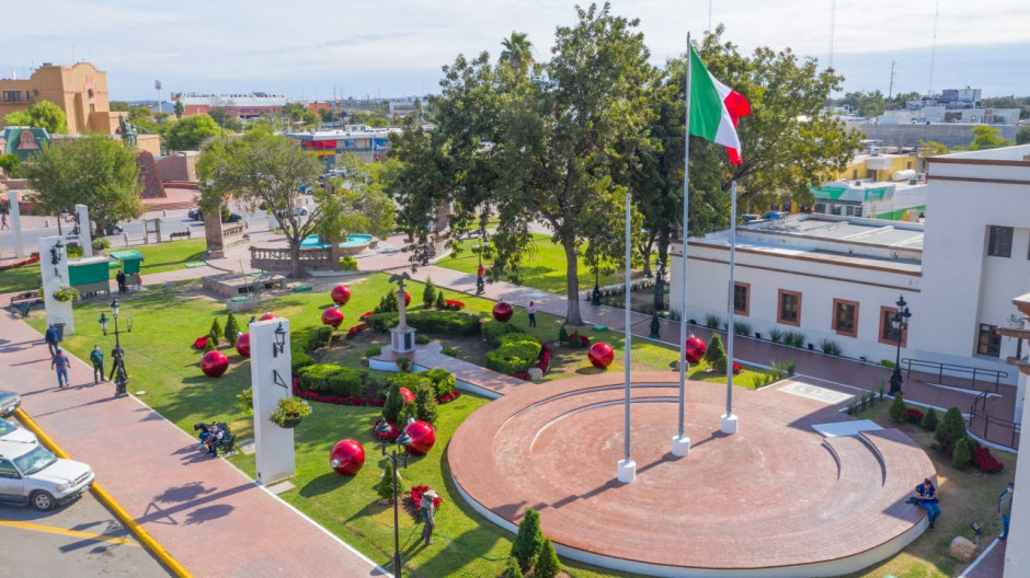 Invita gobierno municipal a participar en “desfile navideño"