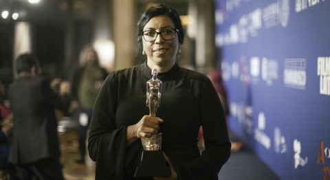 Tatiana Huezo llora por su mención especial por “Noche de fuego” en Festival de Cannes