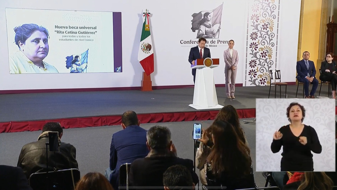 Mario Delgado anuncia nueva beca universal para estudiantes de nivel básico