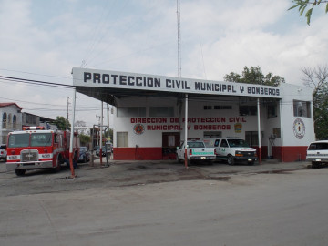 Bomberos exigen nivelación de sueldos