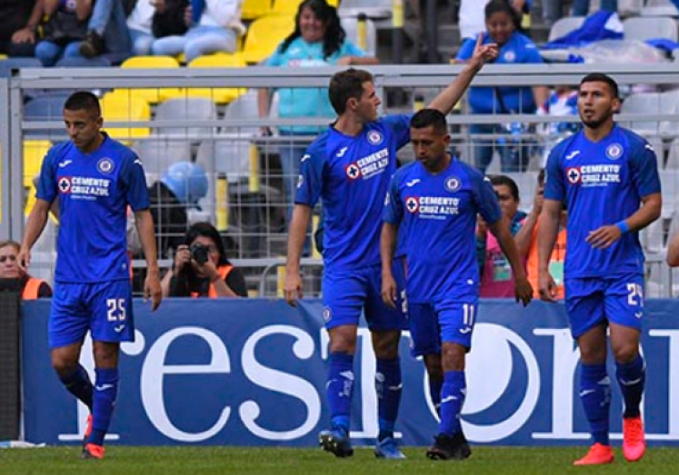 Con 10 hombres la “Máquina” vence 3-1 a Pachuca