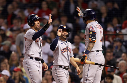 Astros a 1 victoria de la Serie Mundial