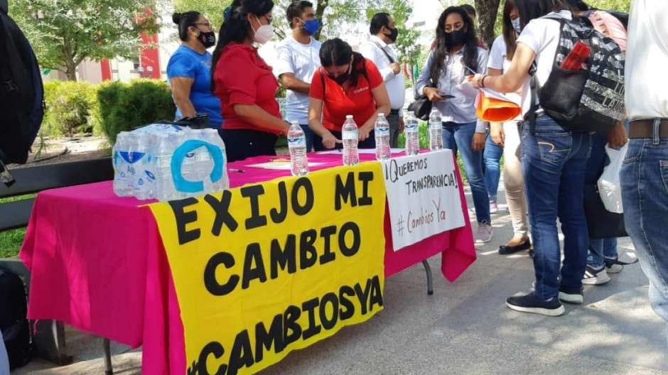 Maestros reclaman acuerdos por debajo de la mesa en cambios de adscripción