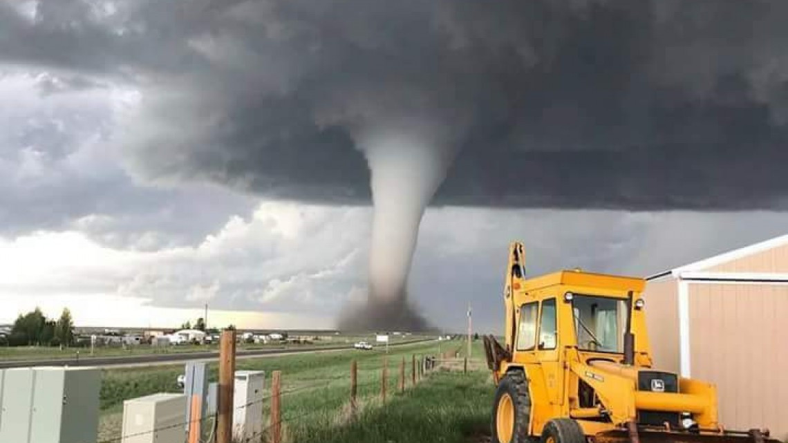 Varios tornados tocan tierra en Wyoming, EE.UU.