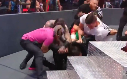 Rey Mysterio en busca de la venganza a Seth Rollins