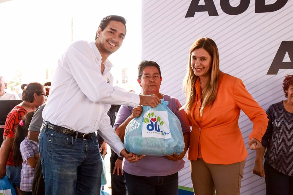 Beneficia DIF la colonia Bugambilias