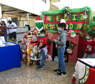 Instalan buzón para Santa Claus y Los Reyes en oficina de Correos 