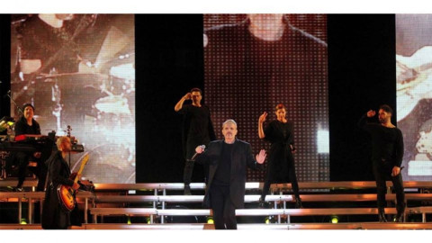 Miguel Bosé en el Zócalo de la Ciudad de México