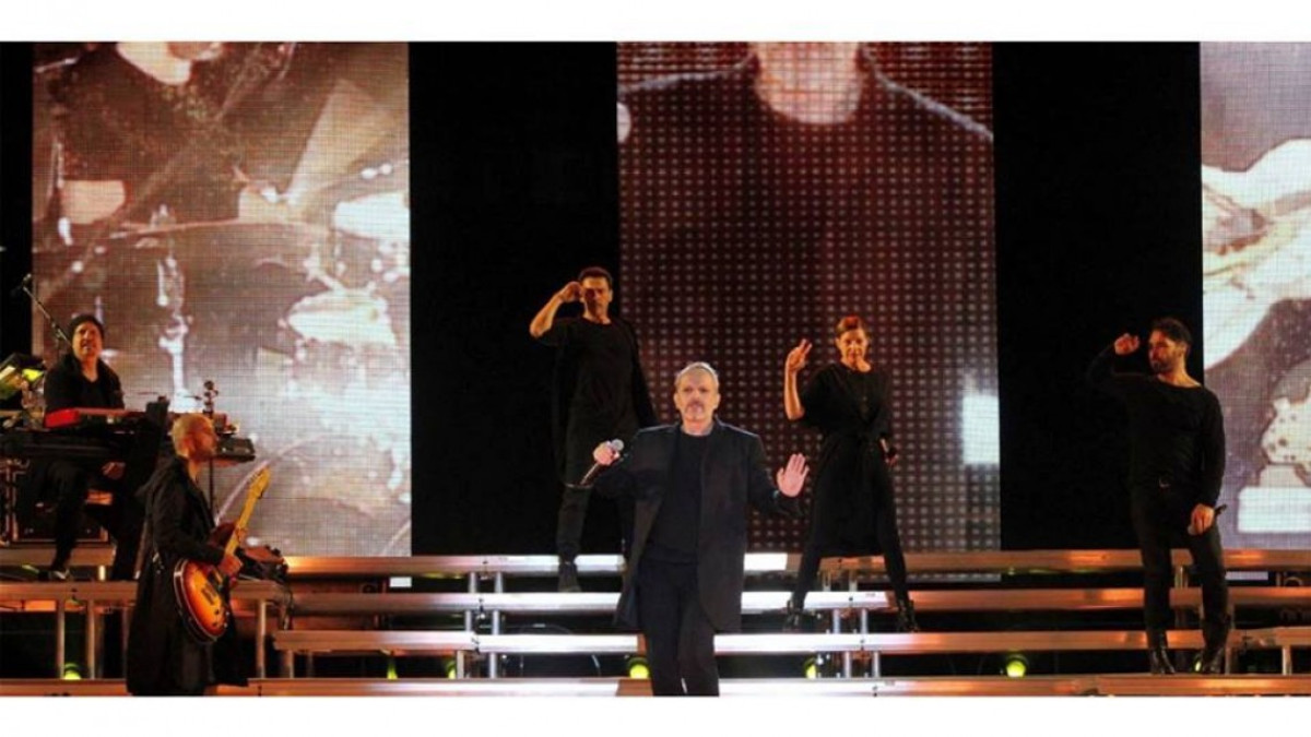 Miguel Bosé en el Zócalo de la Ciudad de México