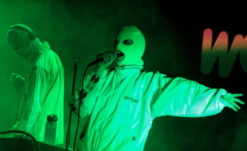 Pussy Riot protesta contra feminicidios en México durante Vive Latino