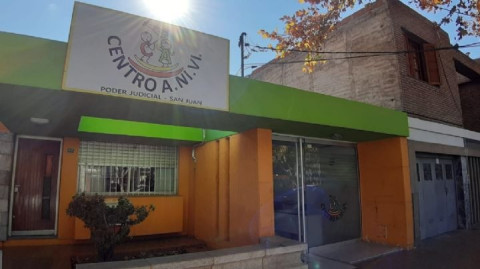 Portera escolar abusó sexualmente de un menor en Argentina