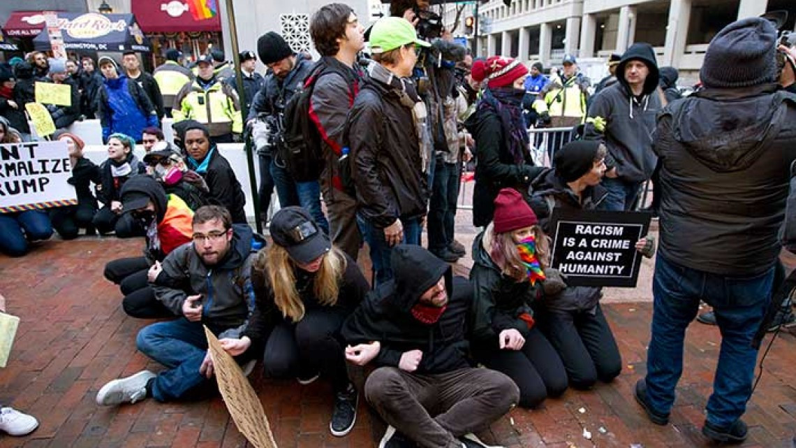 Manifestaciones en Washington contra investidura de Trump