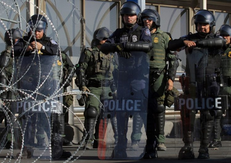 Exhiben grupo de Facebook de CBP sobre burlas a migrantes