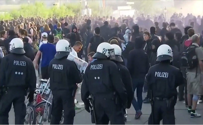 Miles de personas protestan previo a la cumbre del G-20 en Hamburgo