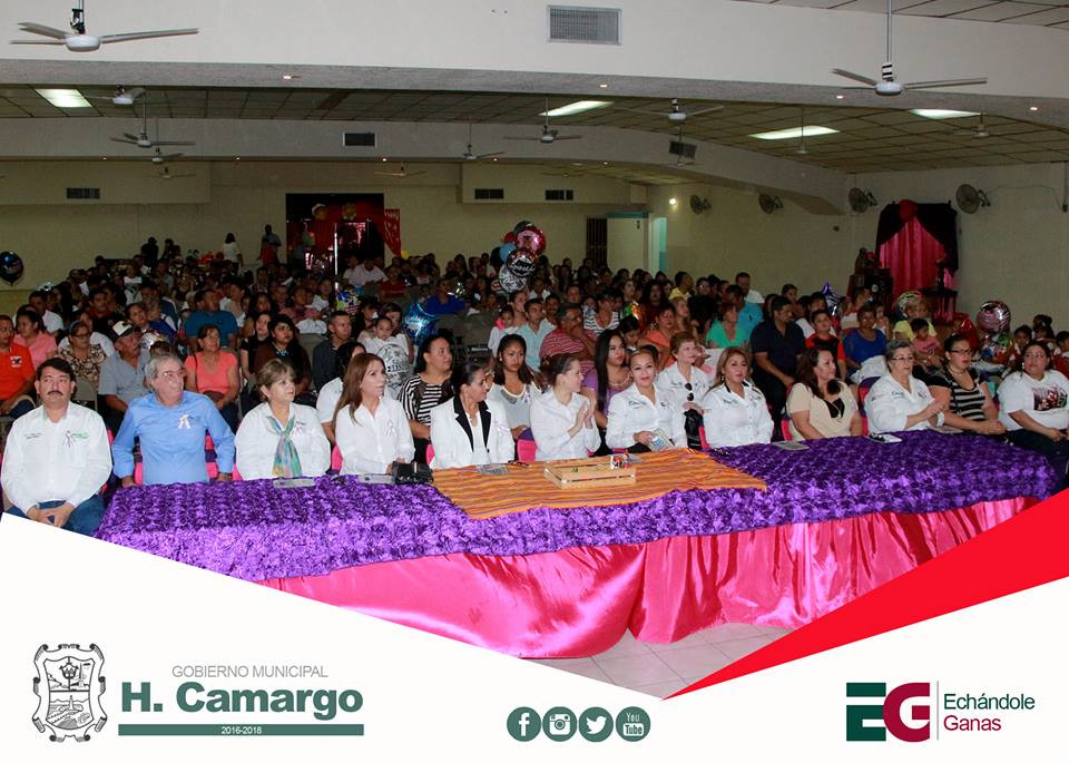 Entregan constancias en jardín de niños