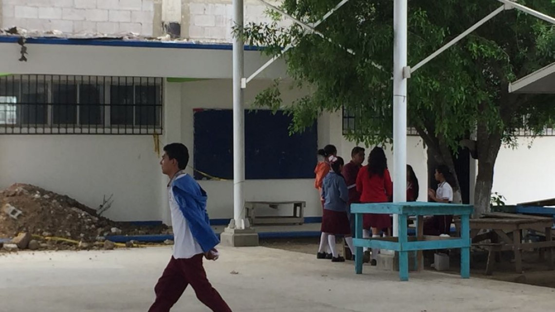 Colocan transformador en escuela secundaria