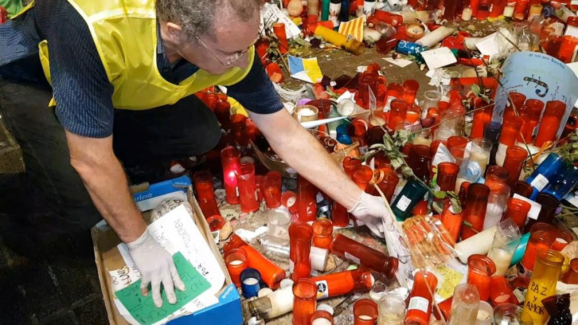 Barcelona retira los altares de Las Ramblas