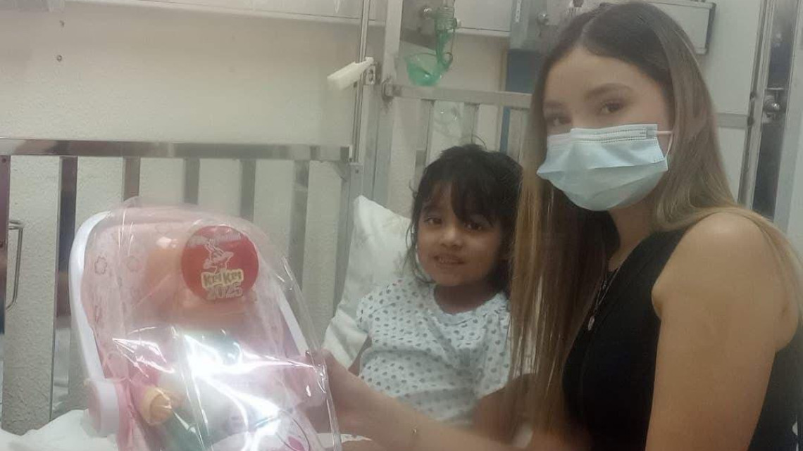 Llevan dosis de alegría y transforman la Navidad