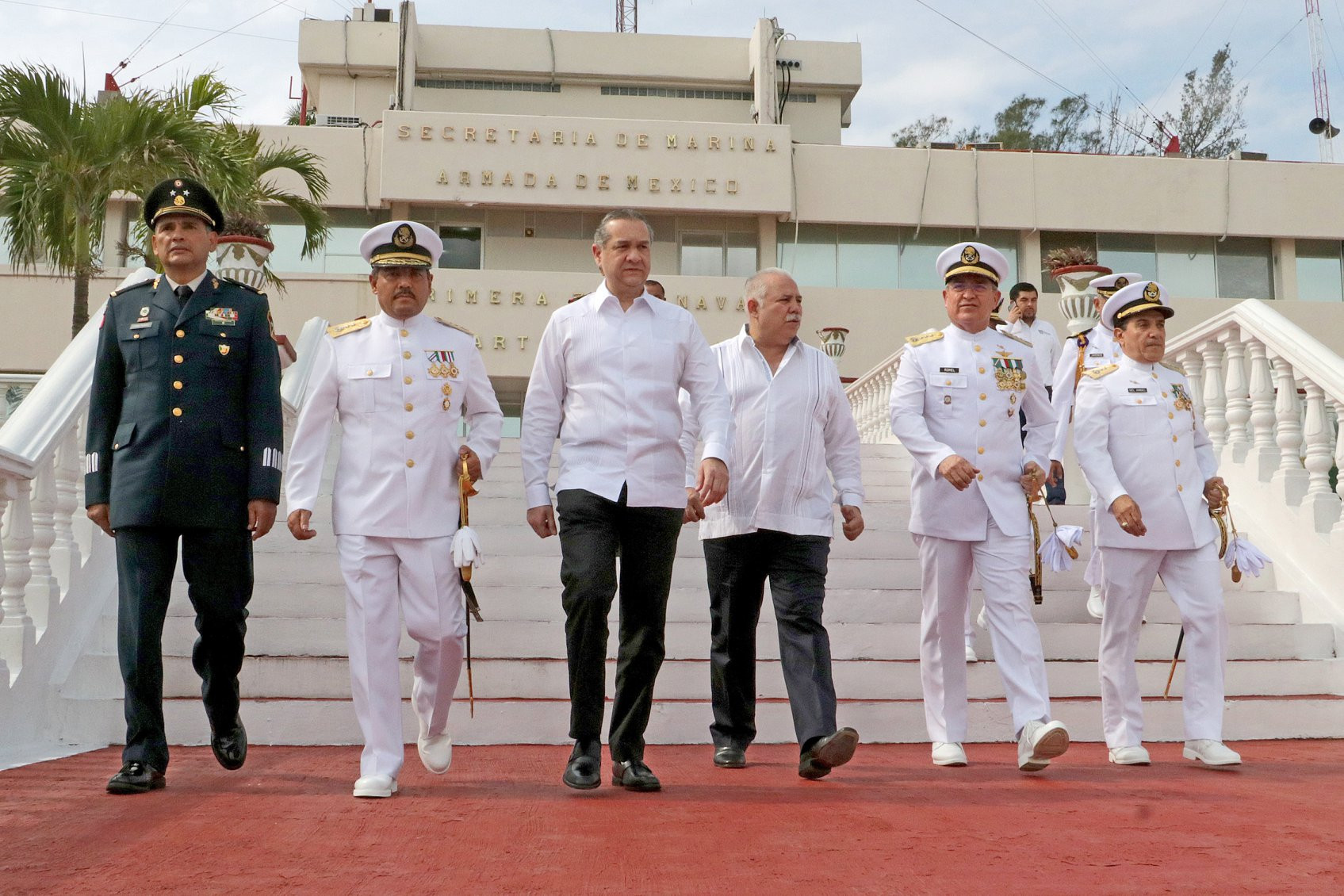 Asiste alcalde a toma de protesta del Vicealmirante Flavio del Ángel García