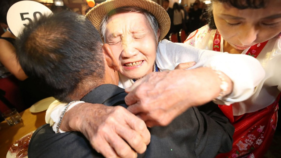 Familias separadas tras la Guerra de Corea se reúnen décadas después