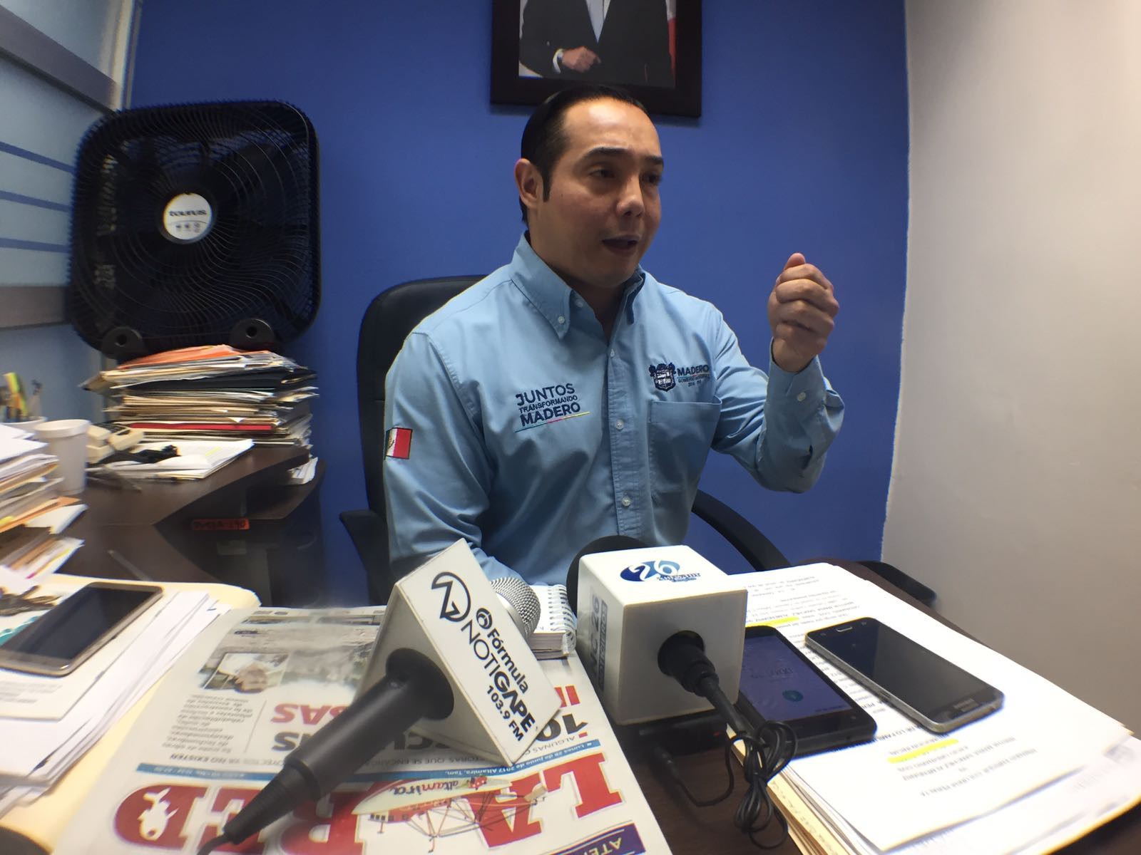 Retirará Ayuntamiento enrejado de cocheras que invaden vía pública