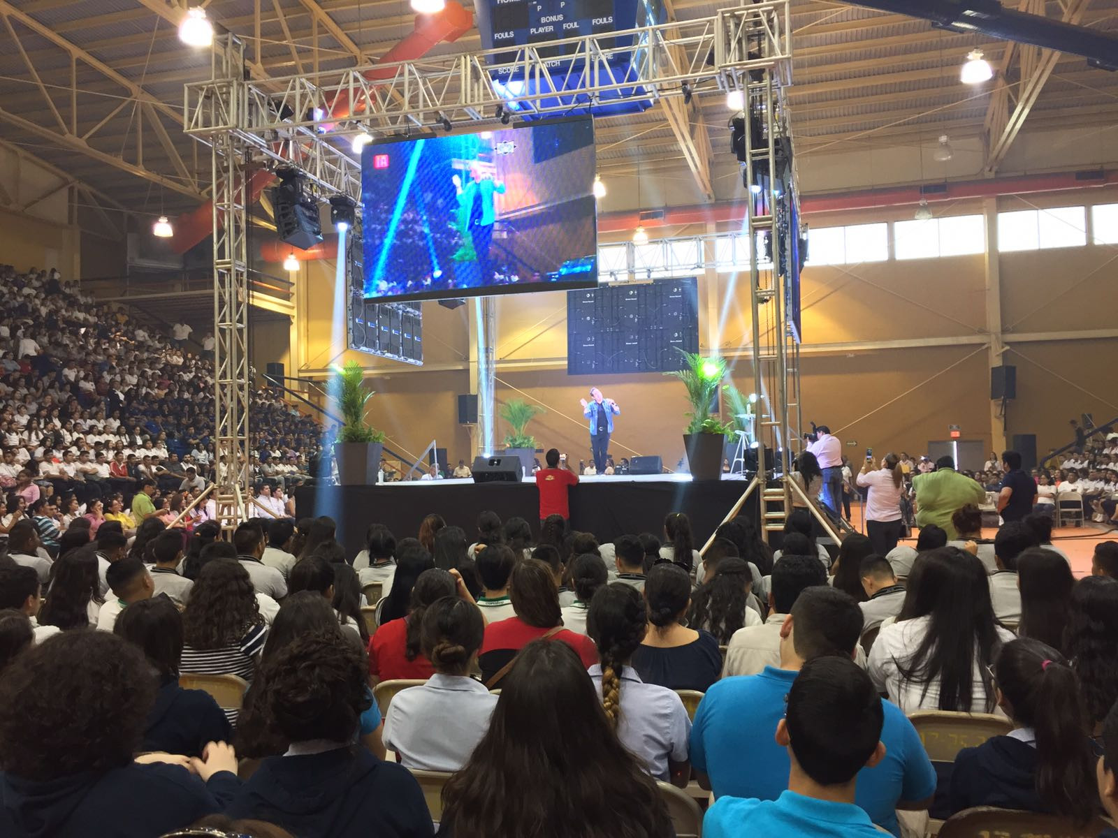 Yordi Rosado reúne a más de 5 mil jóvenes en Matamoros