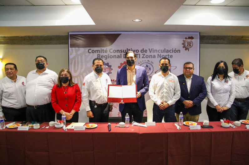 Participa el Presidente Carlos Peña en la toma de protesta del Comité de Vinculación DGETI Zona Norte.