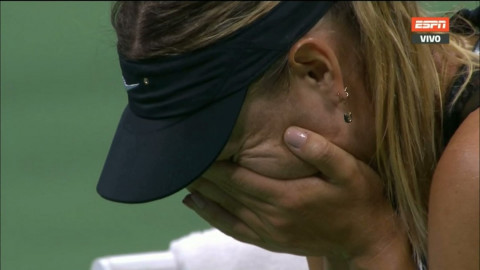 María Sharapova elimina a Simona Halep en su regreso a un Grand Slam