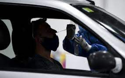 Registran largas filas para pruebas de Covid-19 en hospitales de Buenos Aires