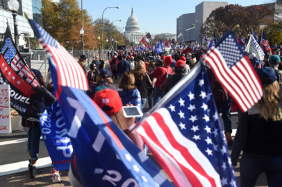 Seguidores de Trump rechazan en Washington victoria de Biden 