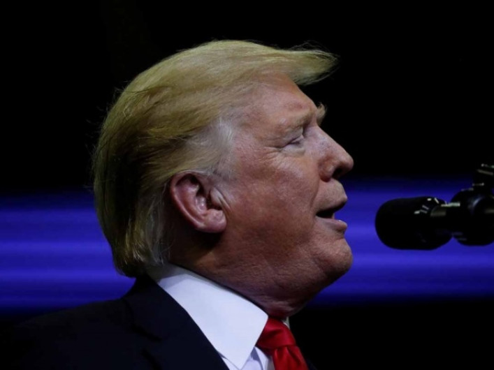 Políticos ineptos los de PR por desviar fondos para reconstrucción: Trump