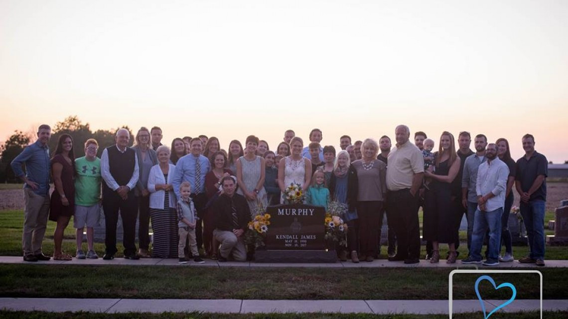 ¡Hermoso detalle! Mujer recuerda a su prometido muerto con sesión de fotos