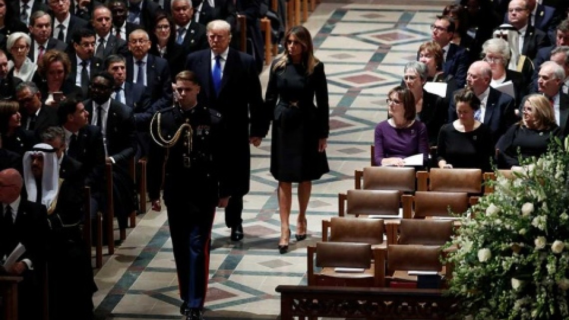 Presencia de Trump en funeral de Bush padre acapara miradas e incomoda a otros