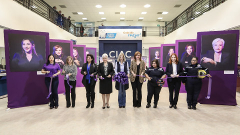 Reconoce municipio a 10 mujeres por su ejemplo