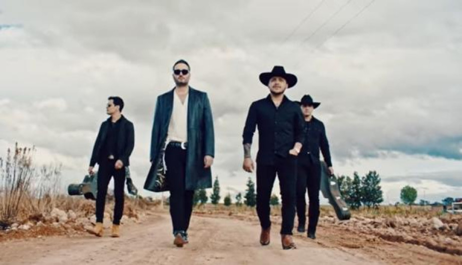 Christian Nodal y Reik lanzan el tema "Poco"