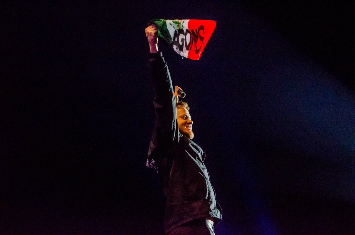 Imagine Dragons canta 'Cielito lindo'