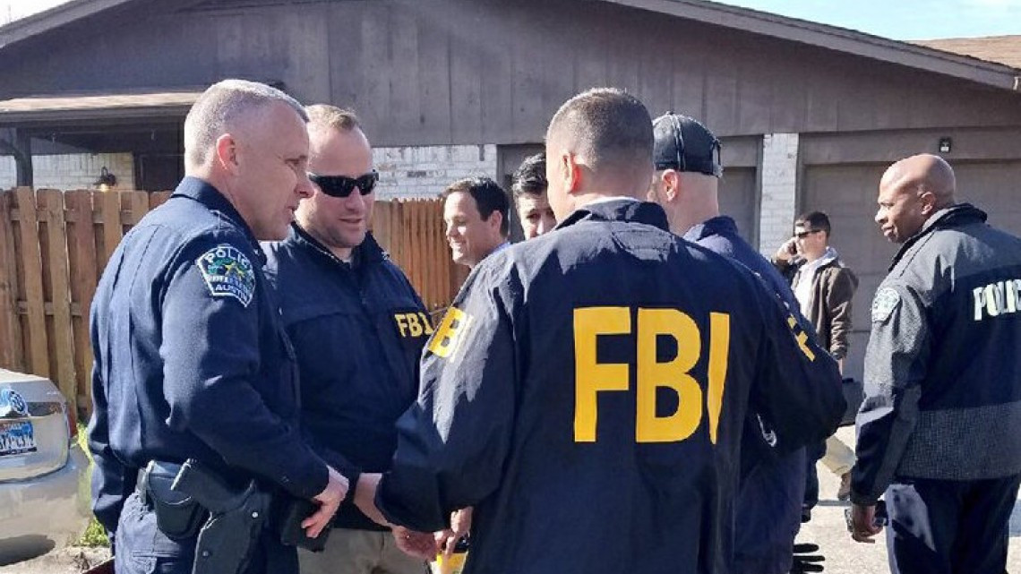 Alerta en Texas por paquete-bomba que dejó 2 muertos